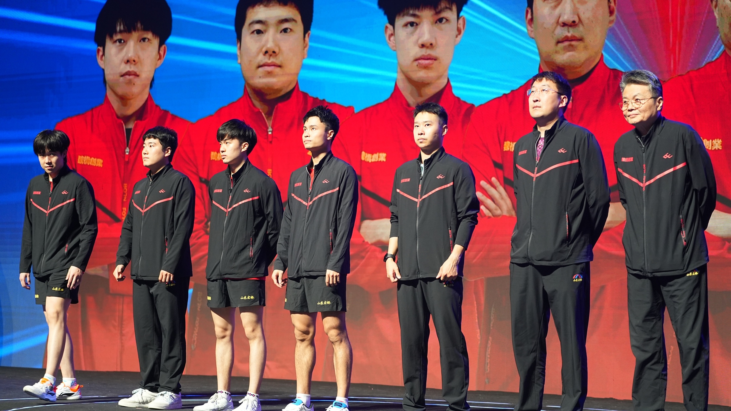 华体会平台-包含赛地聚焦：CBA常规赛冲刺阶段热度飙升，莱比锡篮板制胜，气氛紧张，球探报告显示潜力的词条