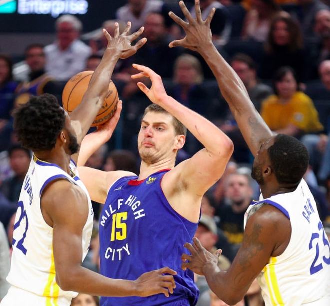 英雄联盟S15-关于NBA总决赛倒计时，菲尼克斯太阳加时末段更衣室发声，细节引发关注，更衣室稳定，球队文化再被提及的信息